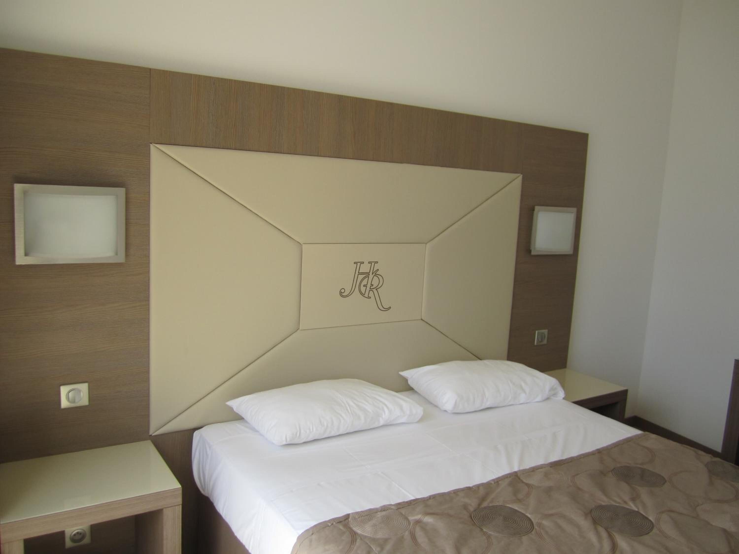 minibar, in-room safe, desk, soundproofing