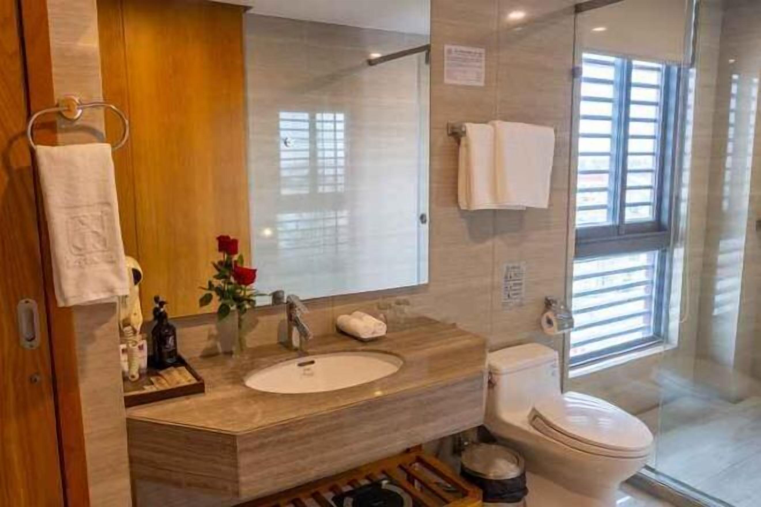 Bathroom | Shower, rainfall showerhead, free toiletries, hair dryer