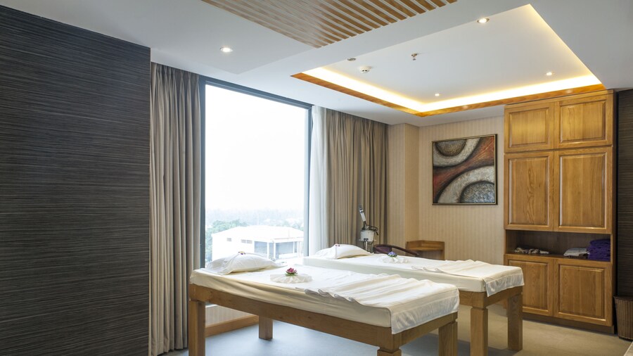 Iris Hotel
