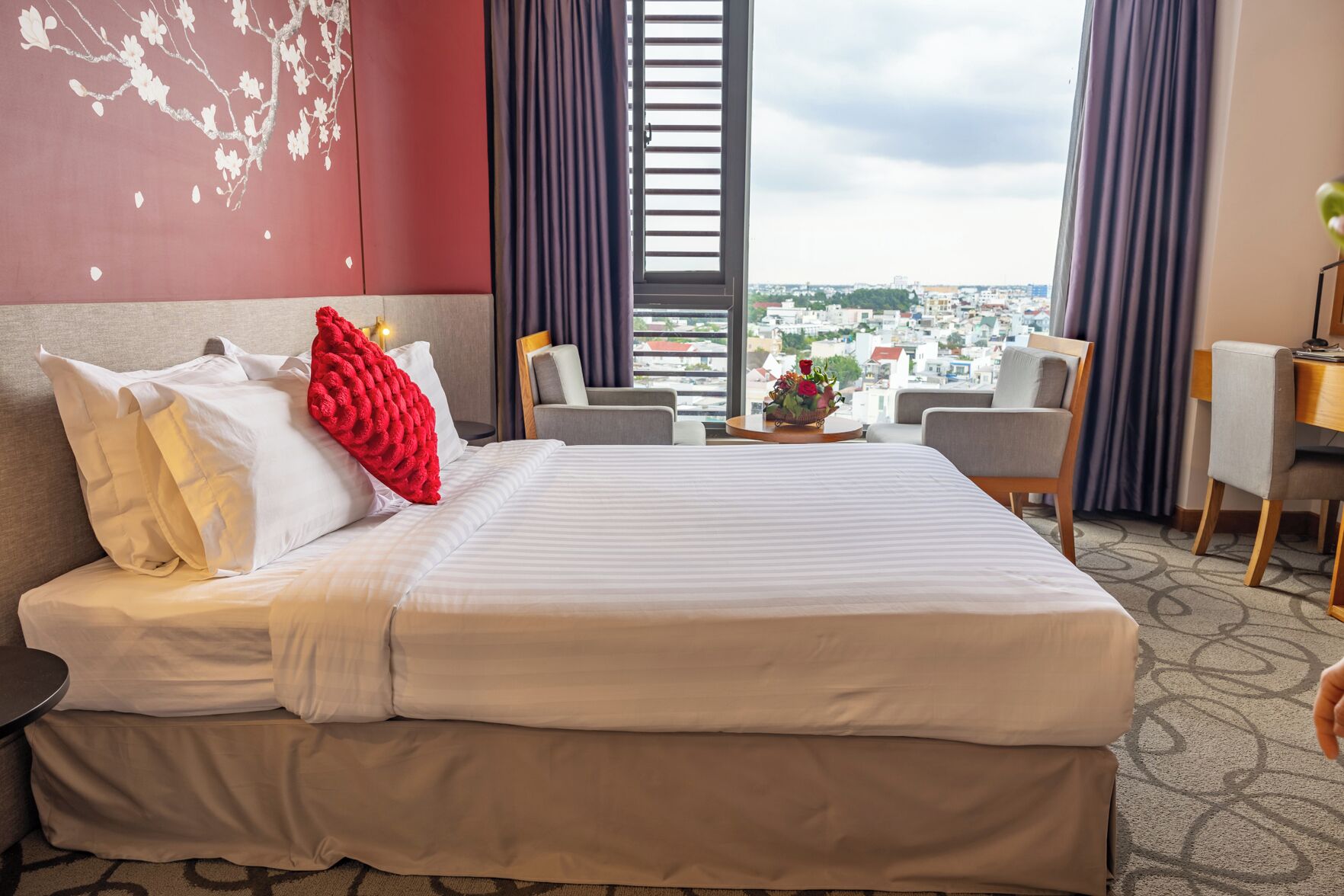 Premium bedding, minibar, in-room safe, desk