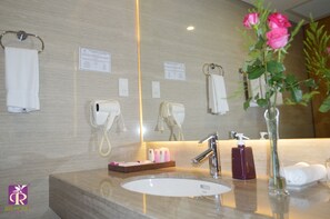 Classic Suite | Bathroom