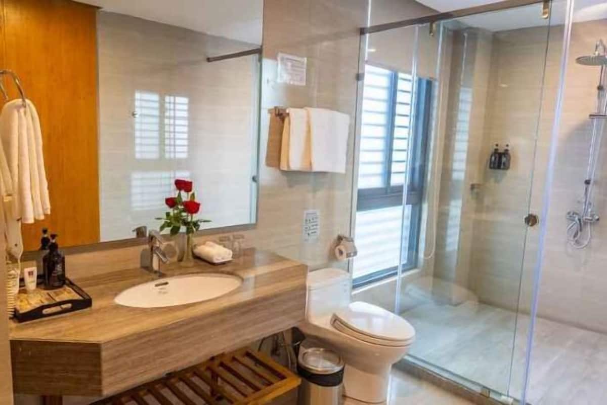 Bathroom | Shower, rainfall showerhead, free toiletries, hair dryer