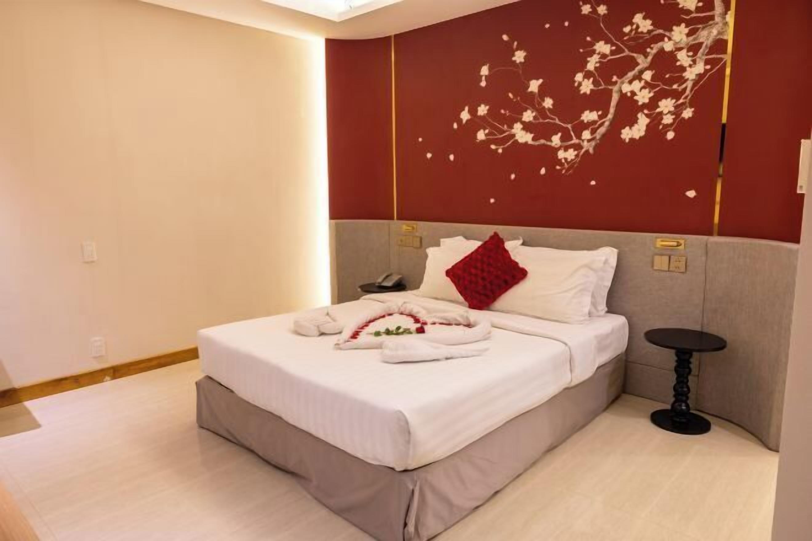 Ropa de cama de alta calidad, minibar, caja fuerte y escritorio