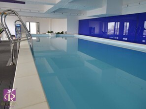 Una piscina techada