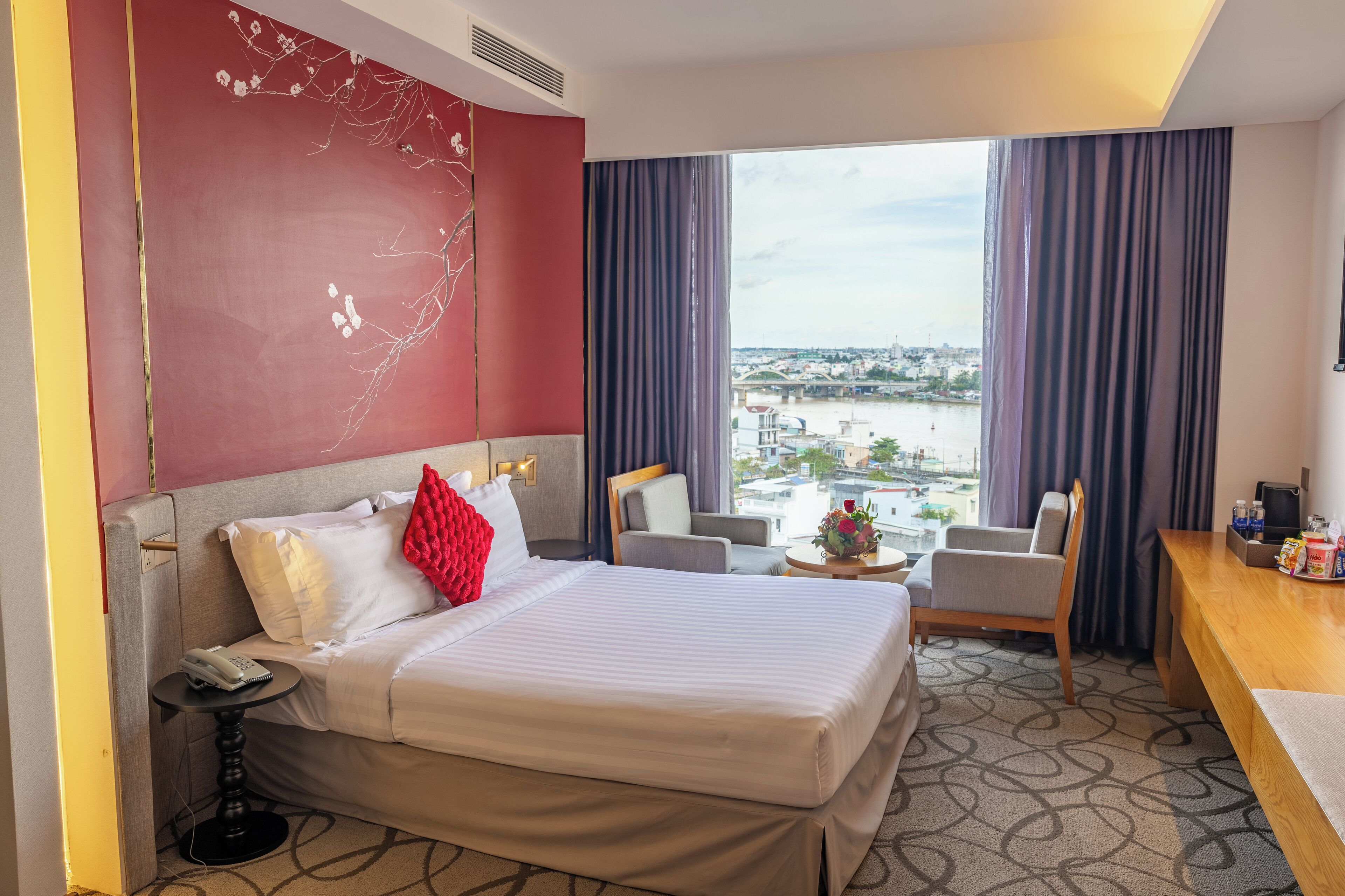 Superior Executive | Ropa de cama de alta calidad, minibar, caja fuerte y escritorio