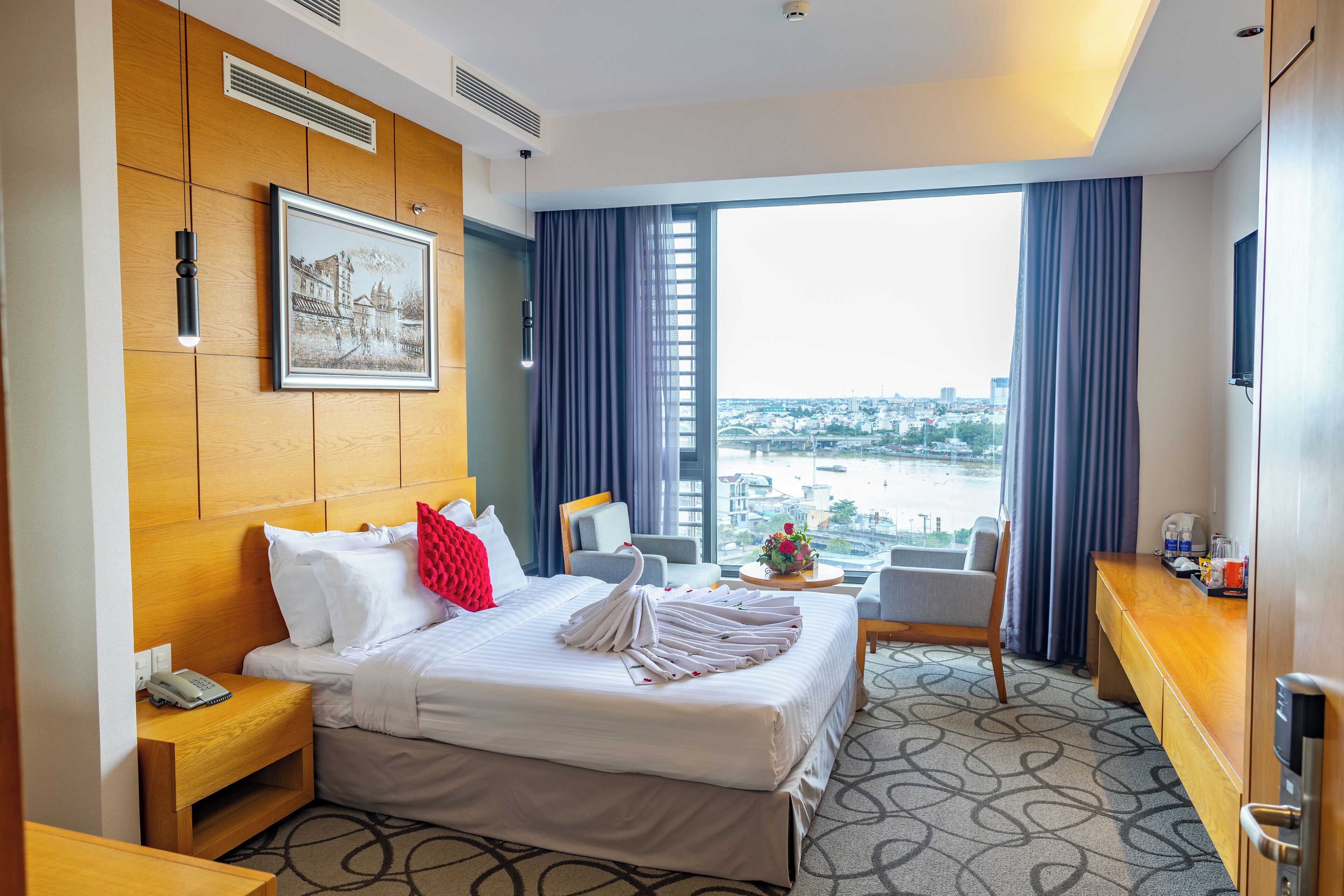 Superior Executive | Premium bedding, minibar, in-room safe, desk