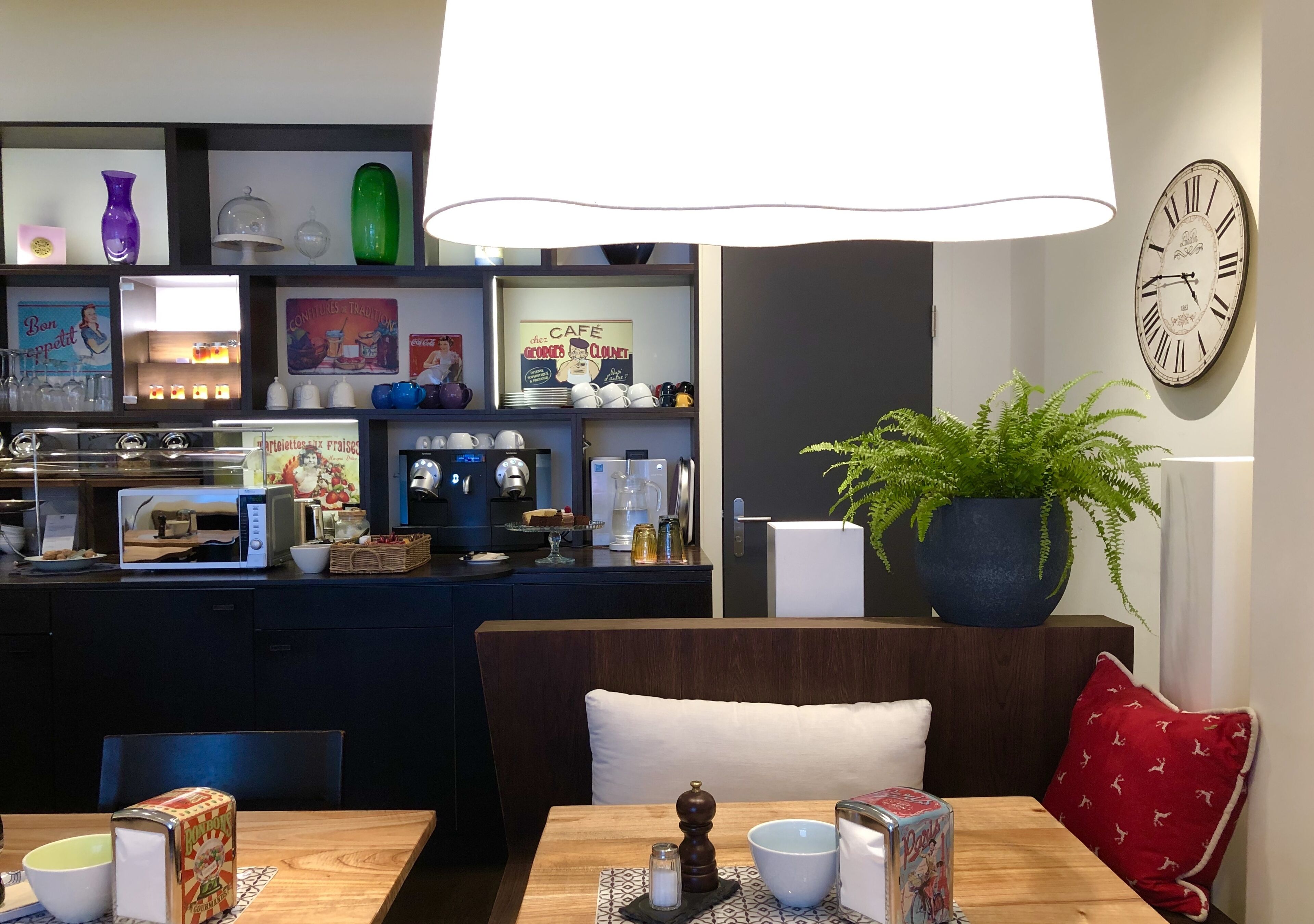 free daily self-service breakfast