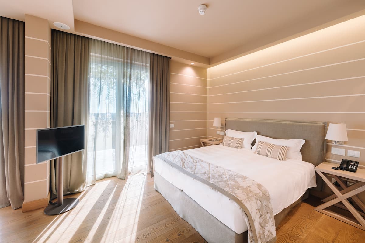 Chambre Double Supérieure | Literie de qualité supérieure, minibar, coffres-forts dans les chambres