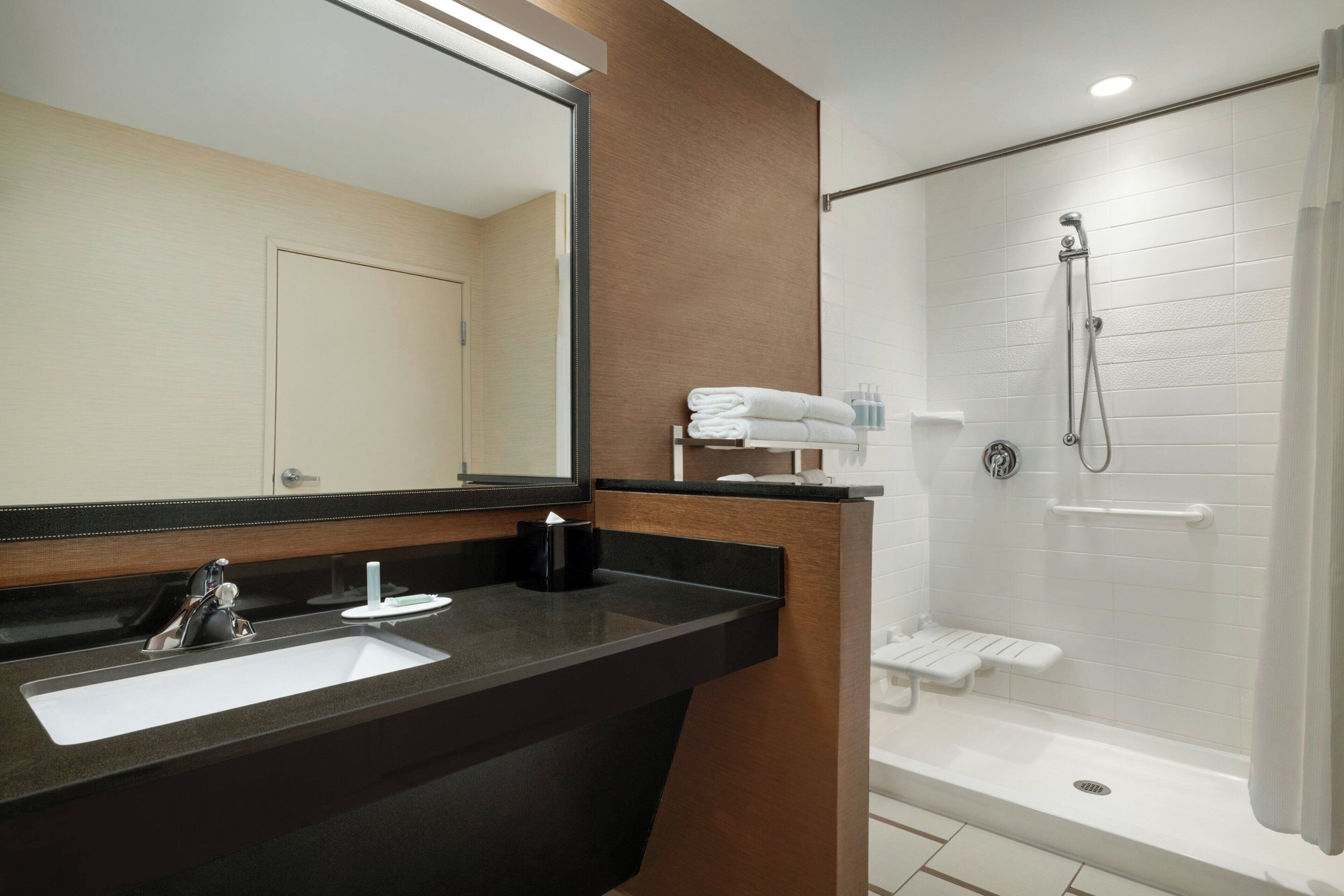 room, 2 queen beds, non smoking | bathroom | designer toiletries, hair dryer, towels, soap