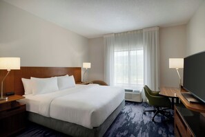 Zimmer, 1 King-Bett | Schreibtisch, laptopgeeigneter Arbeitsplatz, Verdunkelungsvorhänge