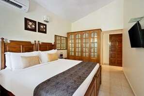2 Bedroom Family Villa with Private Pool | 1 bedroom, premium bedding, Select Comfort beds, in-room safe - De Mandarin Beach Resort Suites & Villas (Candolim)