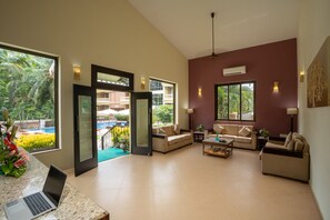 Lobby sitting area - De Mandarin Beach Resort Suites & Villas (Candolim)