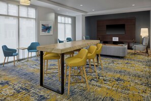 Lobby lounge - TownePlace Suites Lawrence Downtown (Lawrence)