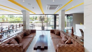 Lobby sitting area - Nebilux Hotel (Antalya)