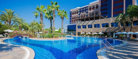 4 indoor pools, 8 outdoor pools, pool umbrellas, pool loungers