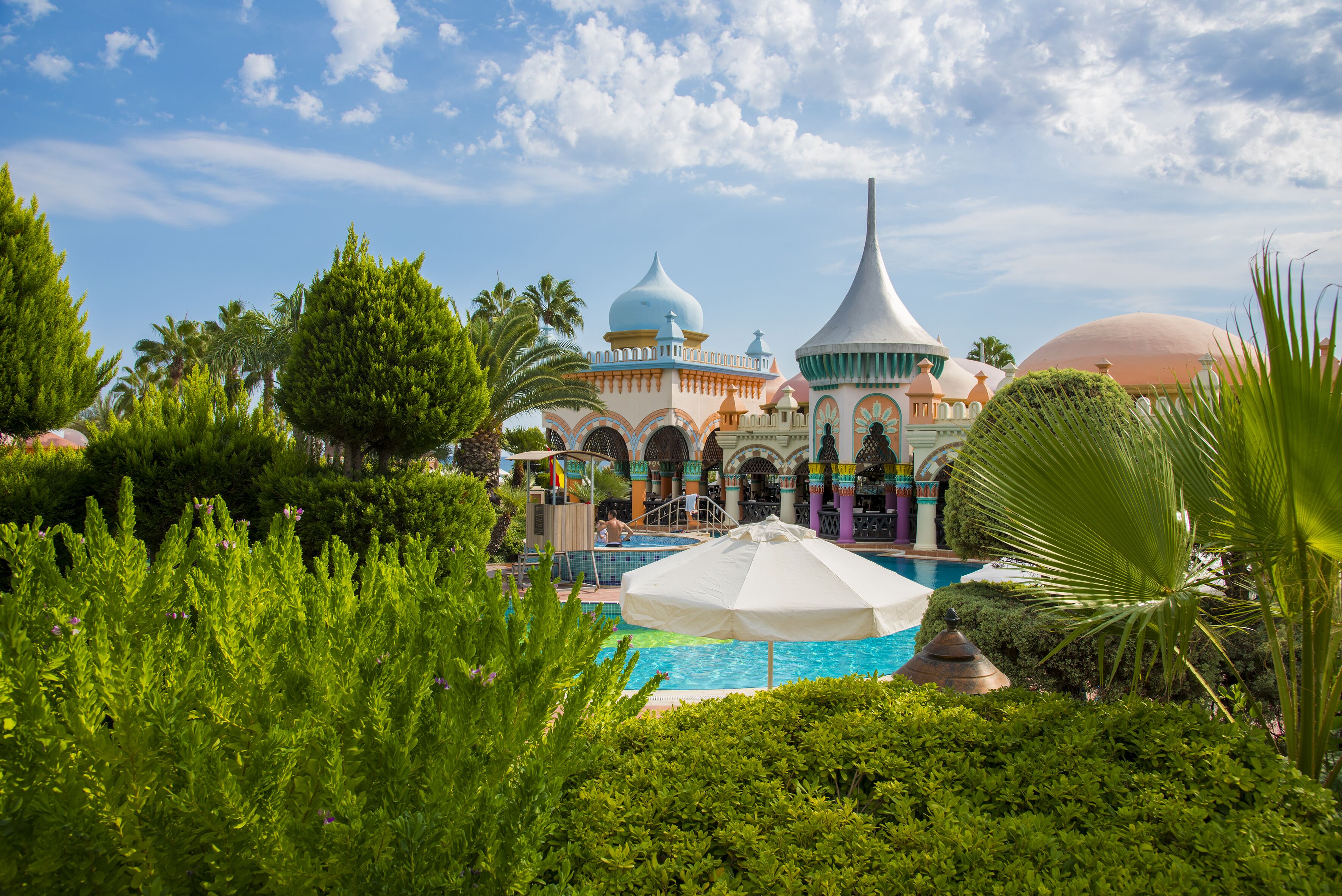 4 indoor pools, 8 outdoor pools, pool umbrellas, pool loungers