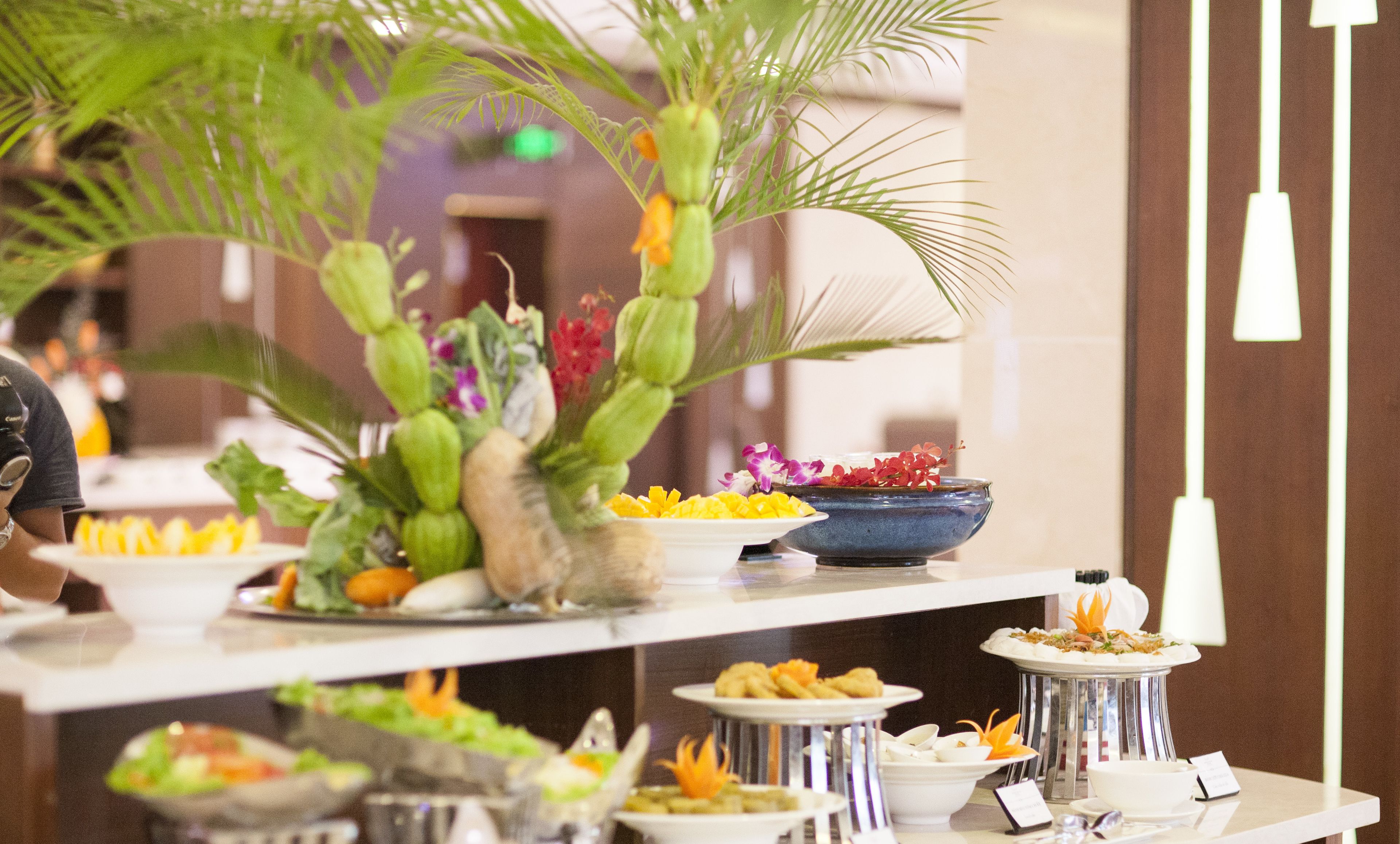 free daily full breakfast