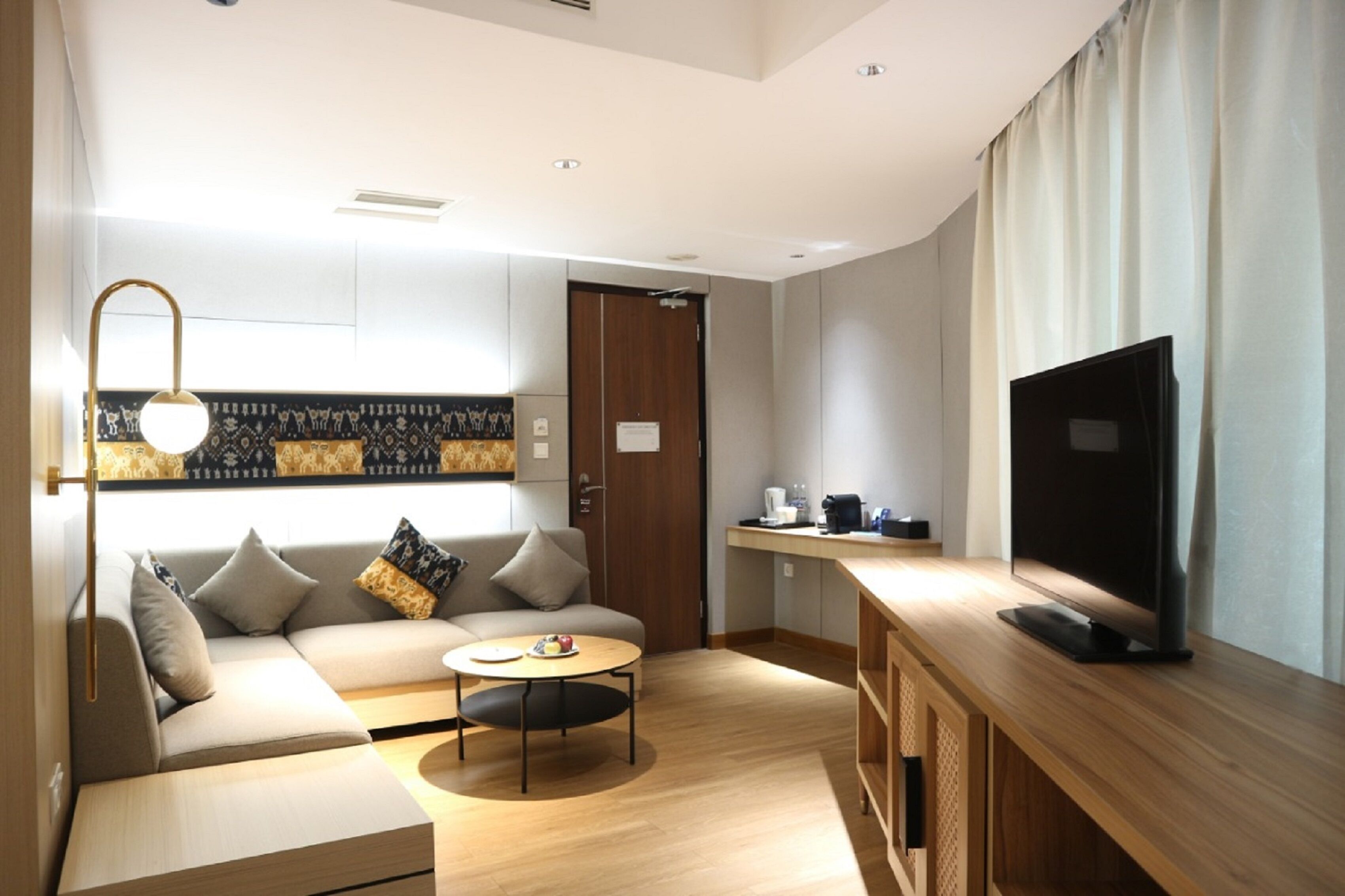 premier suite, 1 king bed | in-room safe, free wifi