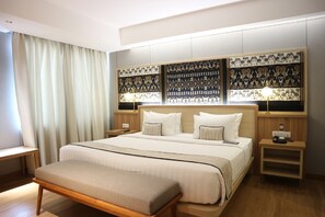 In-room safe, free WiFi - Hotel Santika Premiere Bintaro (South Tangerang)