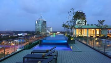 Outdoor pool, pool loungers