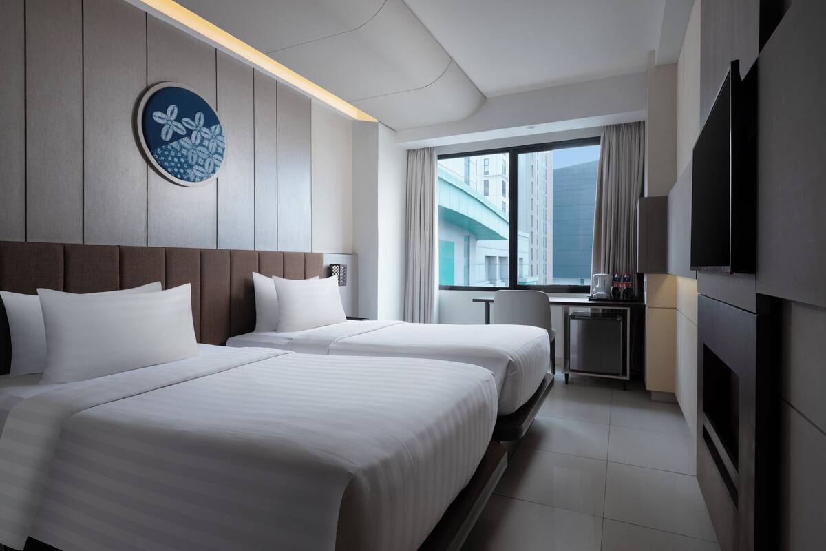 Deluxe Room, 2 Single Beds | In-room safe, free WiFi