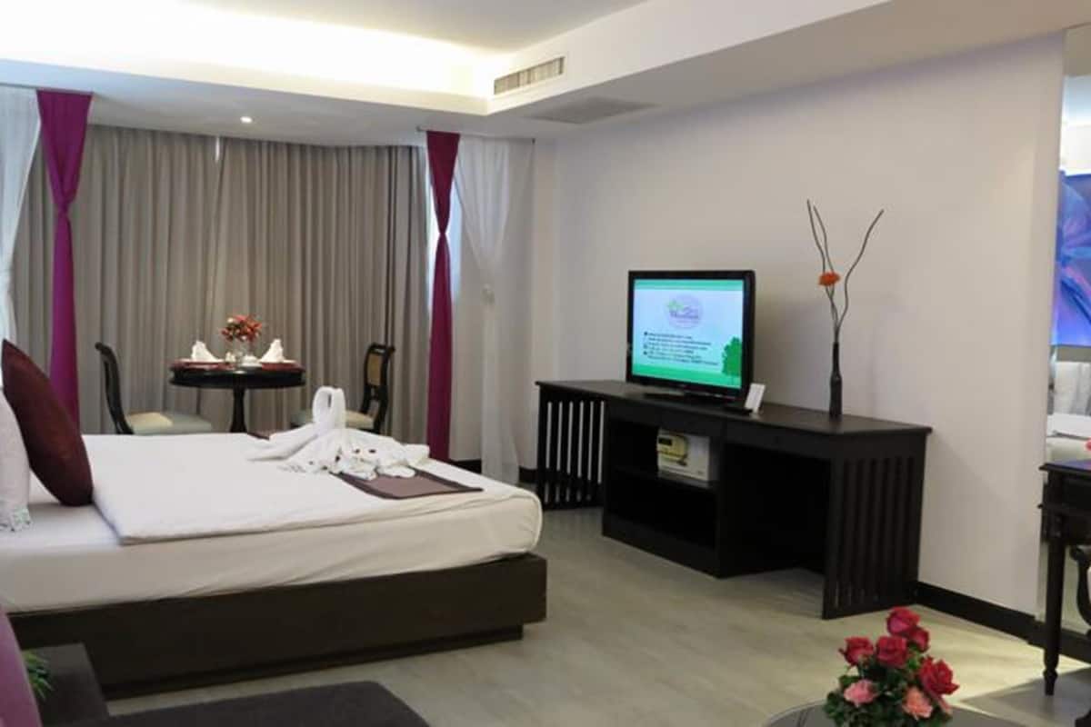 디럭스룸 | 고급 침구, 미니바, 객실 내 금고, 책상