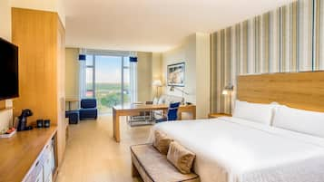 Junior Suite, 1 King Bed | Premium bedding, minibar, in-room safe, desk