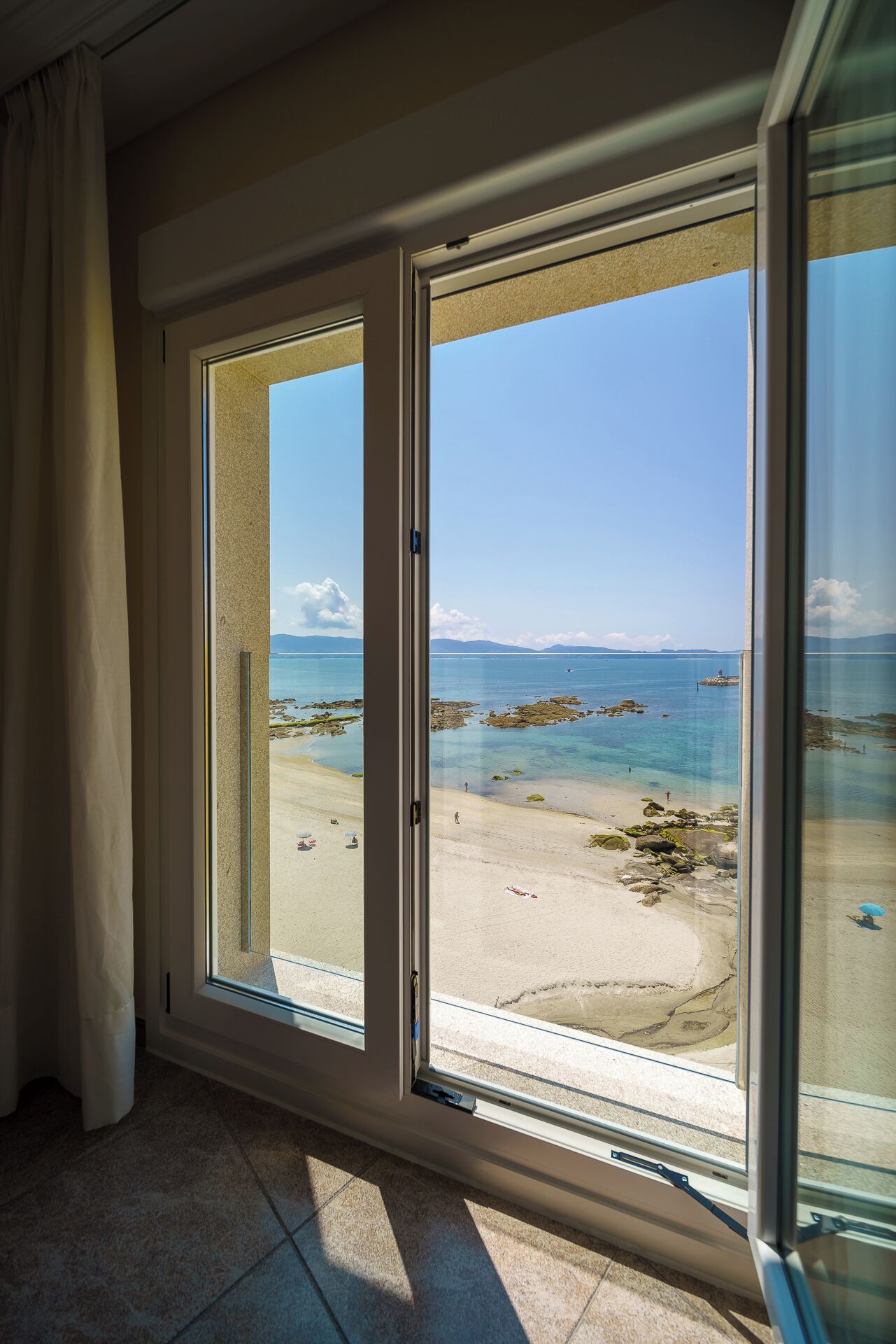 Double Room, Sea View | In-room safe, desk, free WiFi