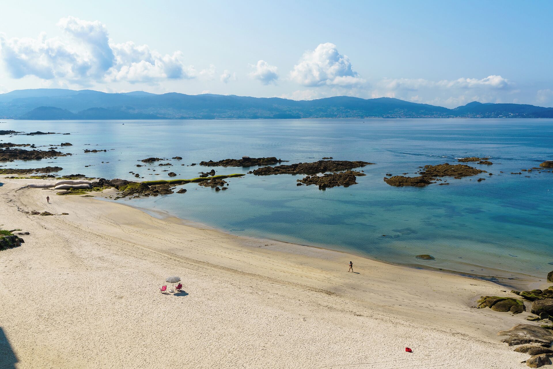 room, 2 single beds, sea view | in-room safe, desk, free wifi