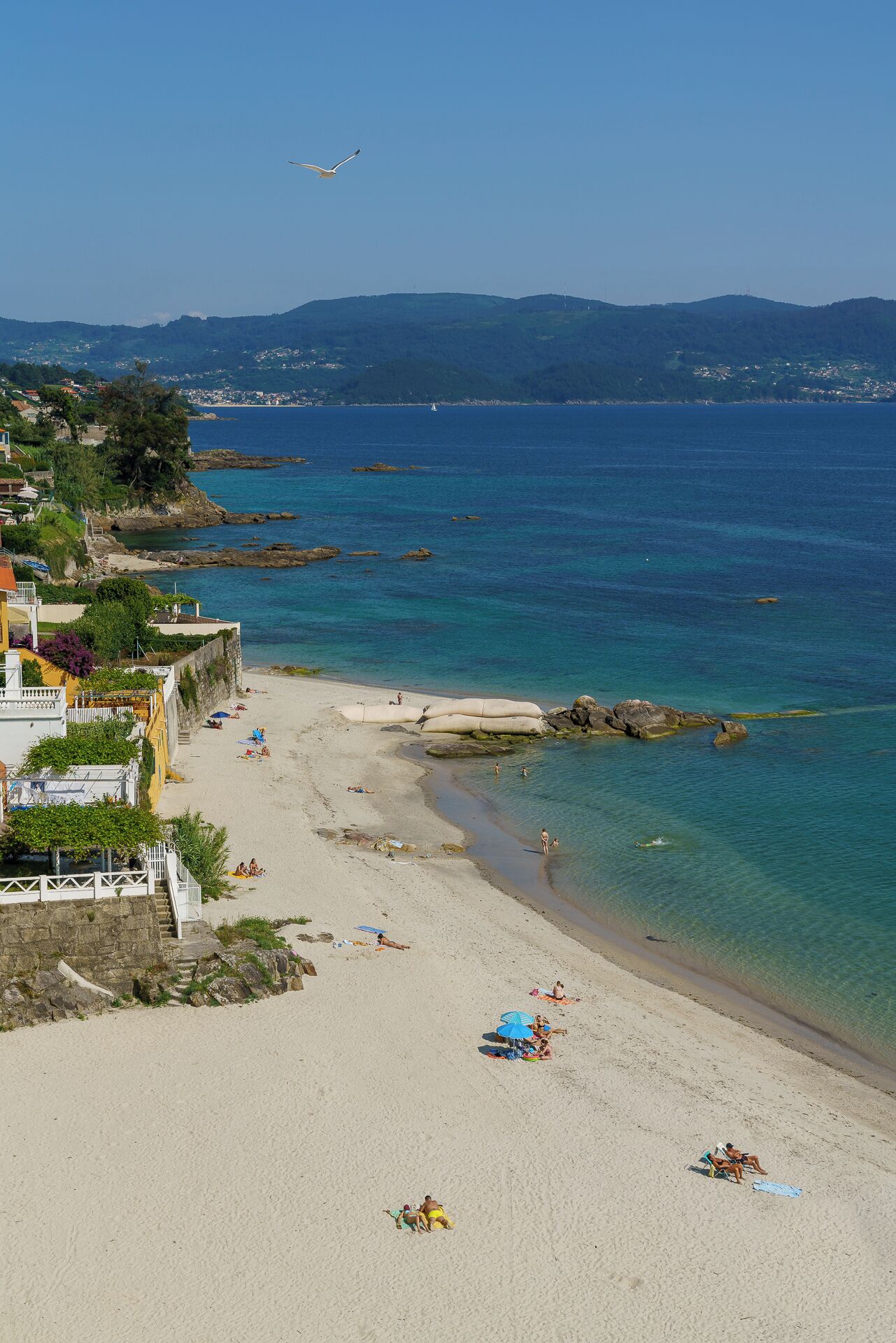 room, 2 single beds, sea view | in-room safe, desk, free wifi