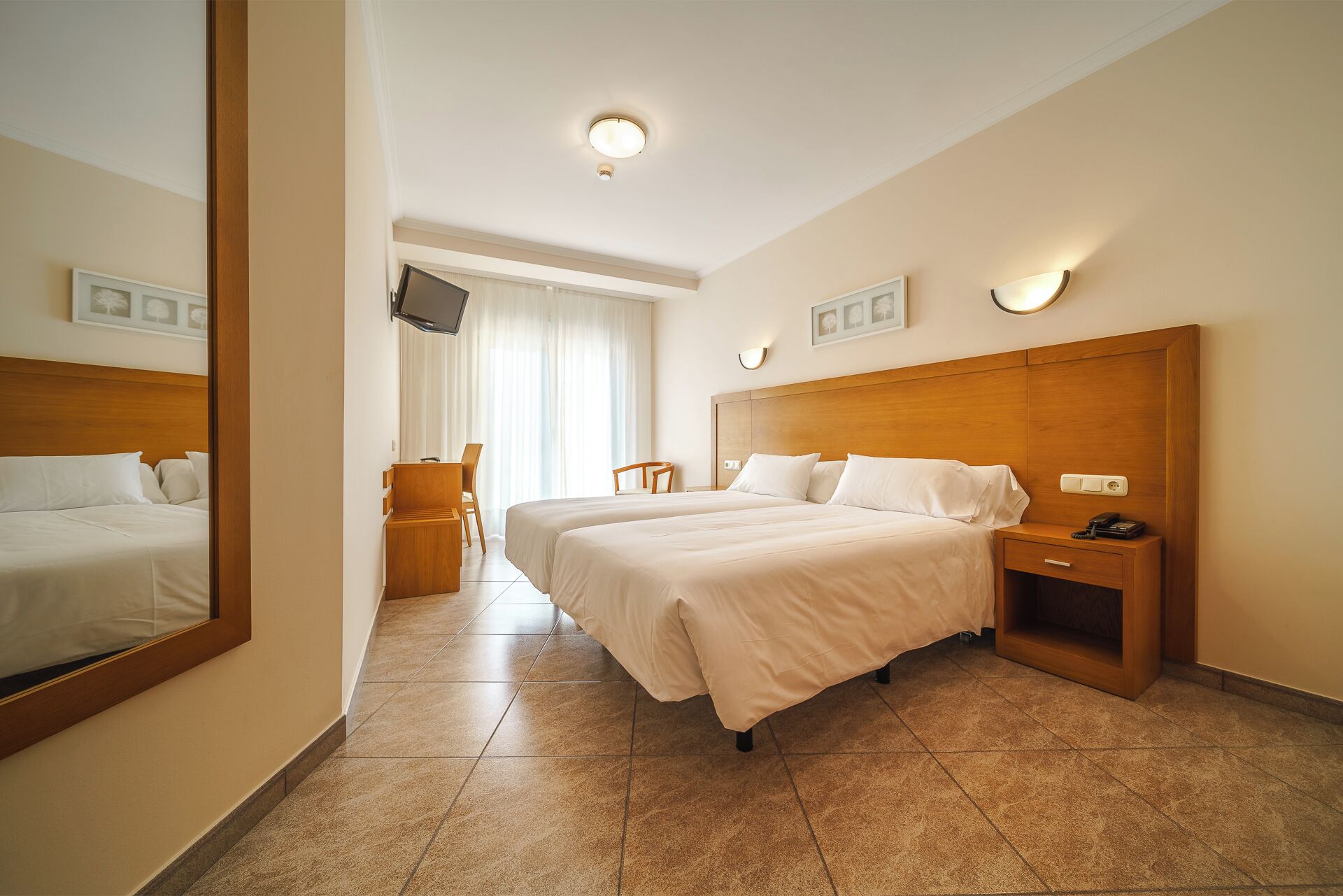 room, 2 single beds, sea view | in-room safe, desk, free wifi