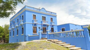 Fachada de la propiedad