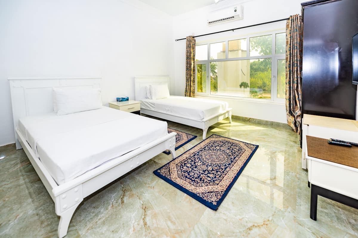 Family Apartment | 2 bedrooms, down comforters, free WiFi
