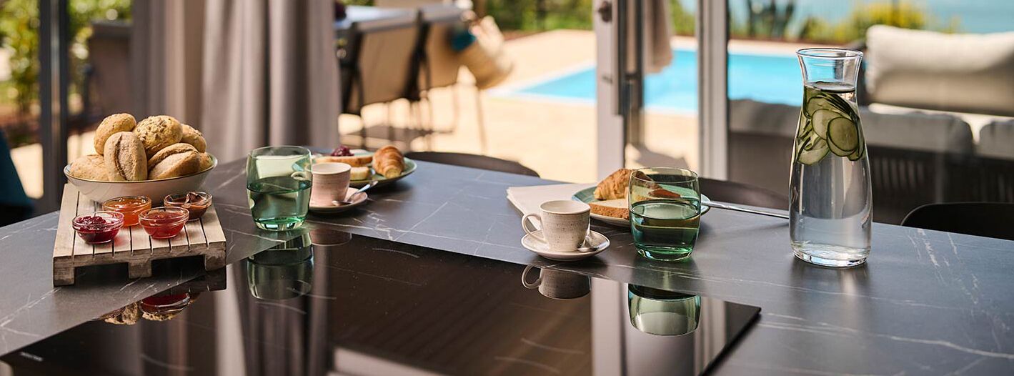 Luxury Sea View Holiday Home with private pool | Wohnbereich | LCD-Fernseher