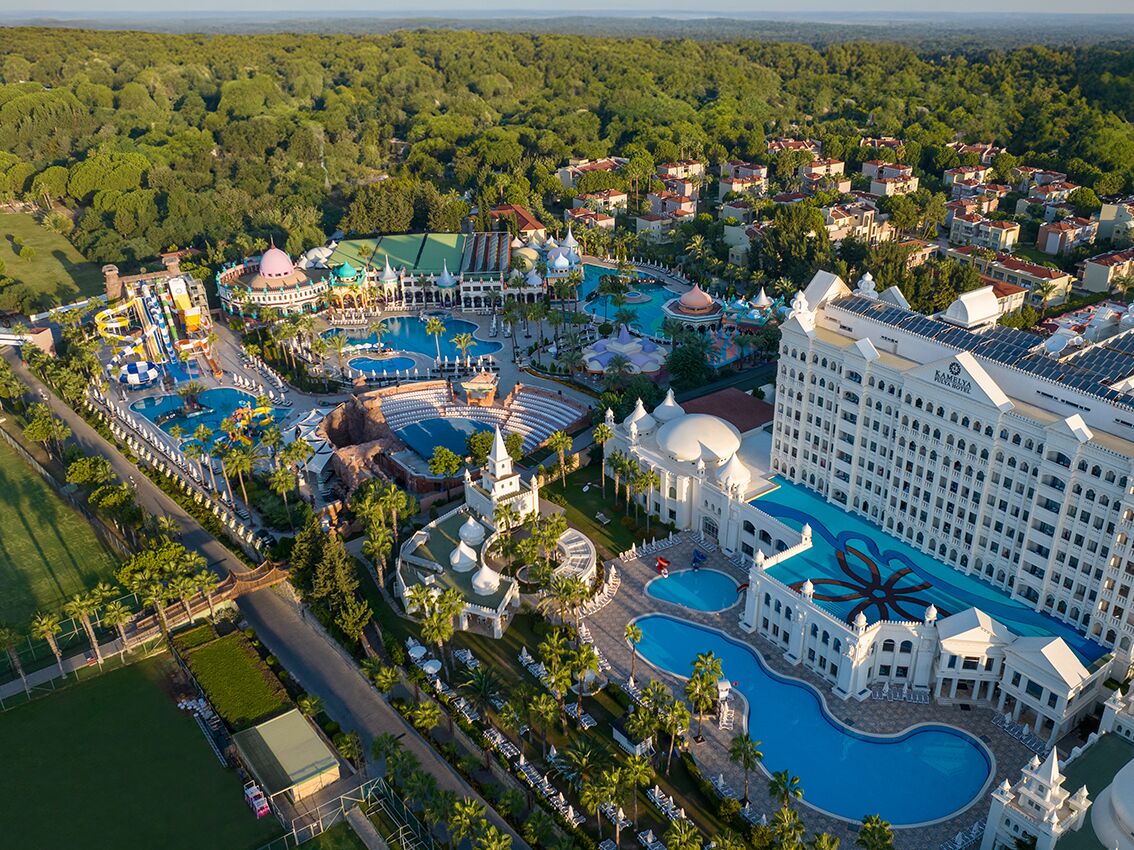 4 indoor pools, 8 outdoor pools, pool umbrellas, sun loungers