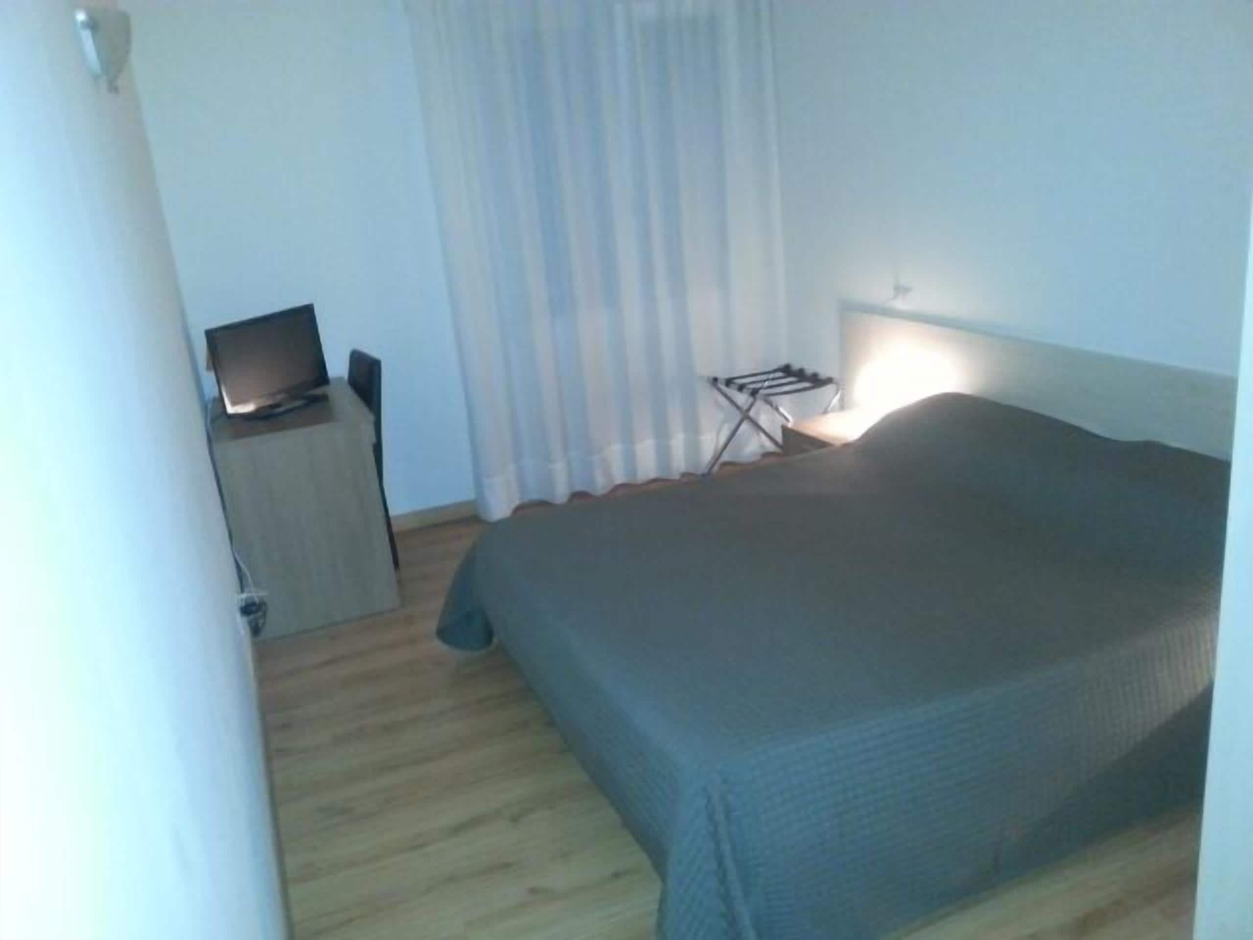 double room | desk, free wifi, bed sheets