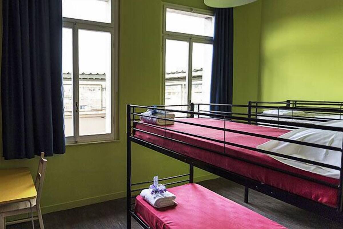 In-room safe, desk, WiFi (free)