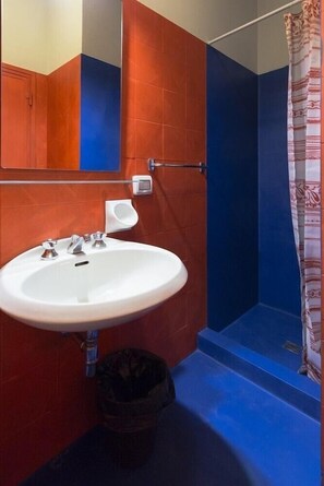 Bathroom - WOW Florence - Hostel (Florence)