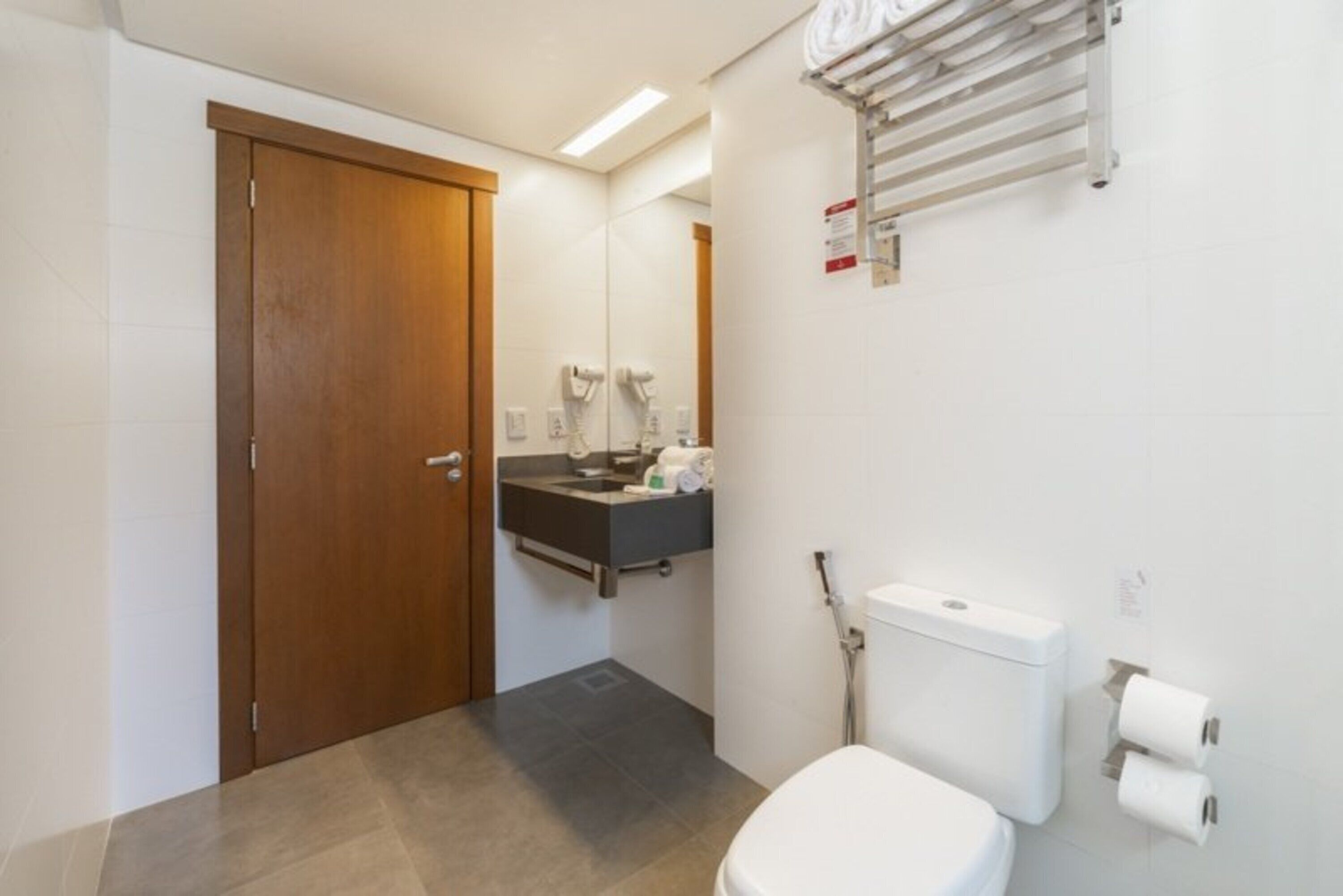 stilo | bathroom | shower, hair dryer, towels