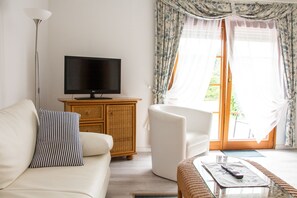 Una televisión de pantalla plana