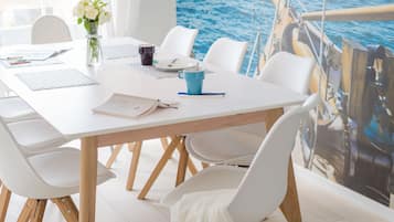 Cottage, 4 Bedrooms (130qm) | In-room dining