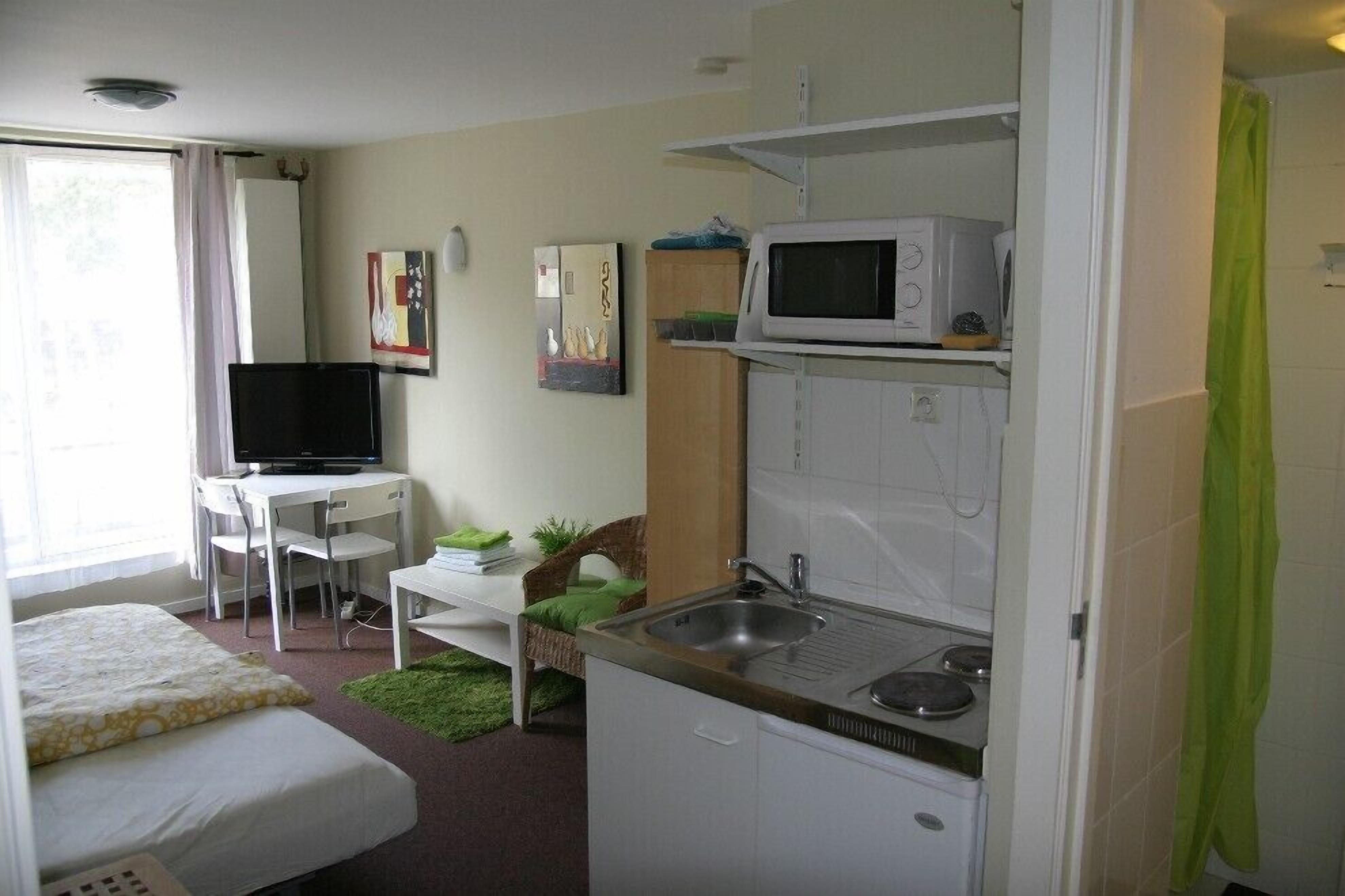 In-room safe, rollaway beds, free WiFi