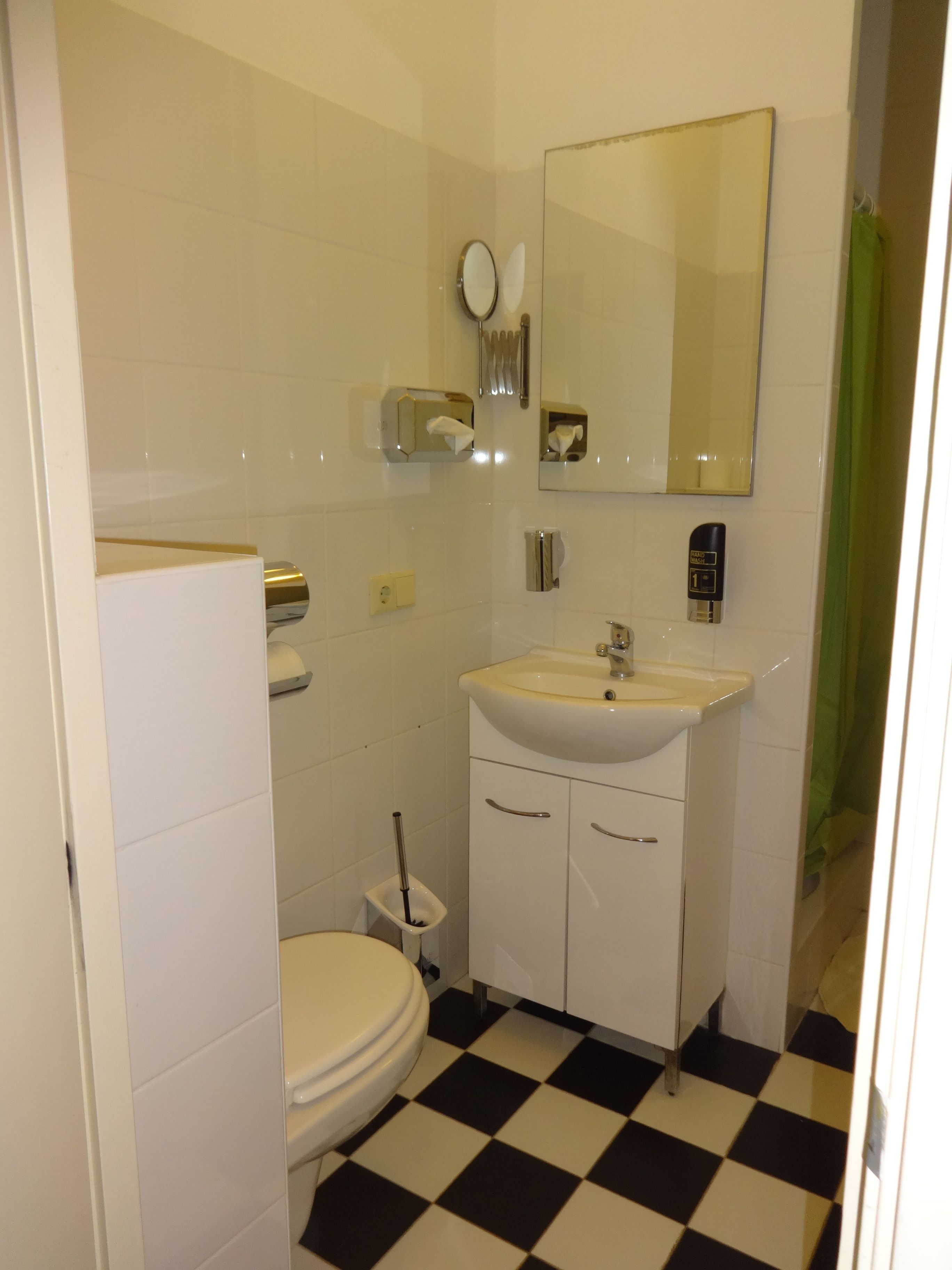 Basic Quadruple Room | Bathroom | Hair dryer (on request)
