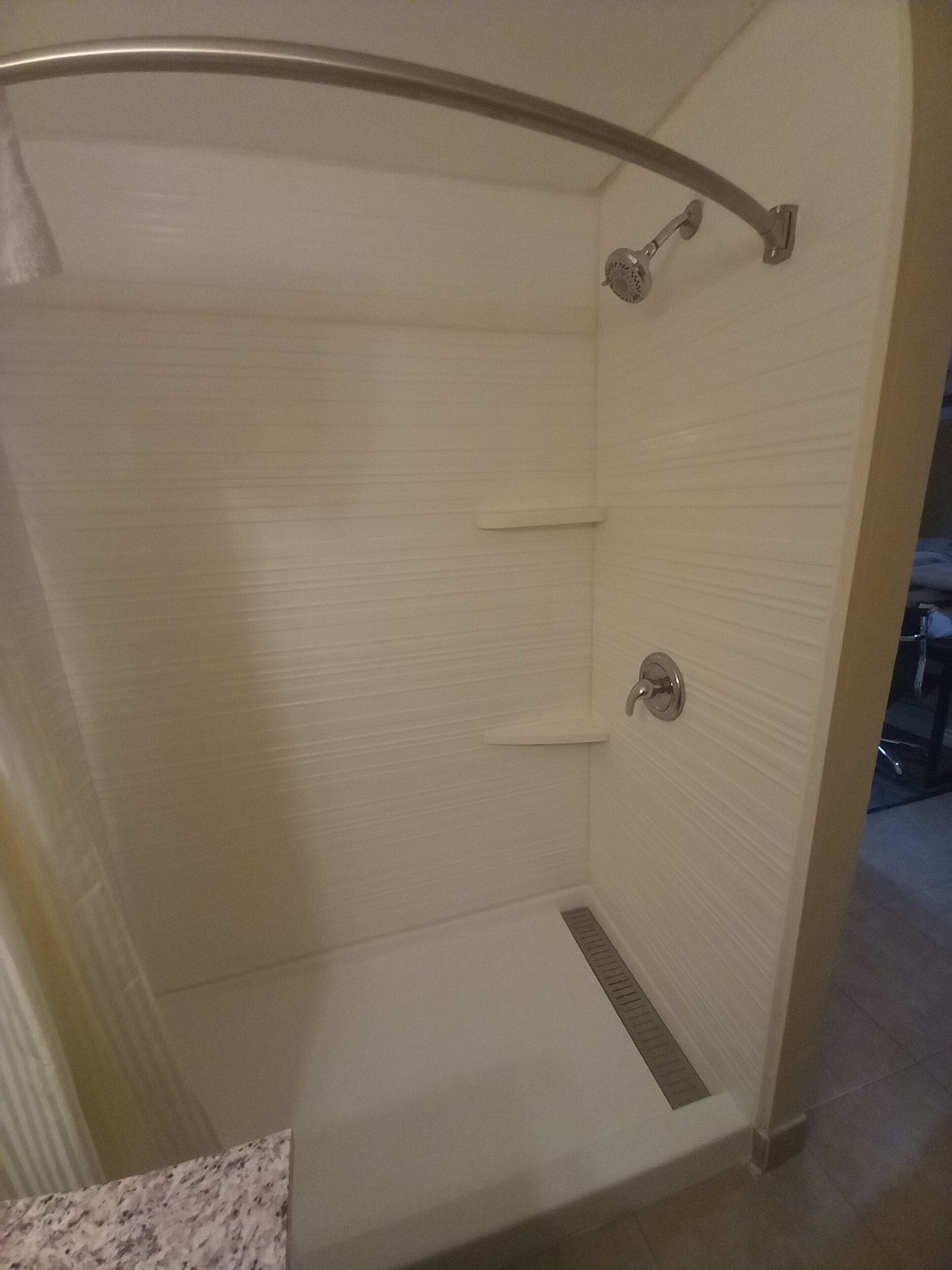 Shower, rainfall showerhead, free toiletries, hair dryer