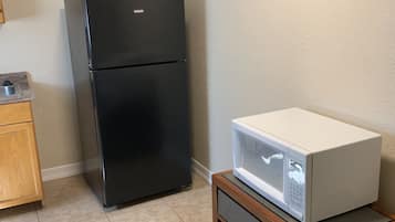 Fridge, microwave