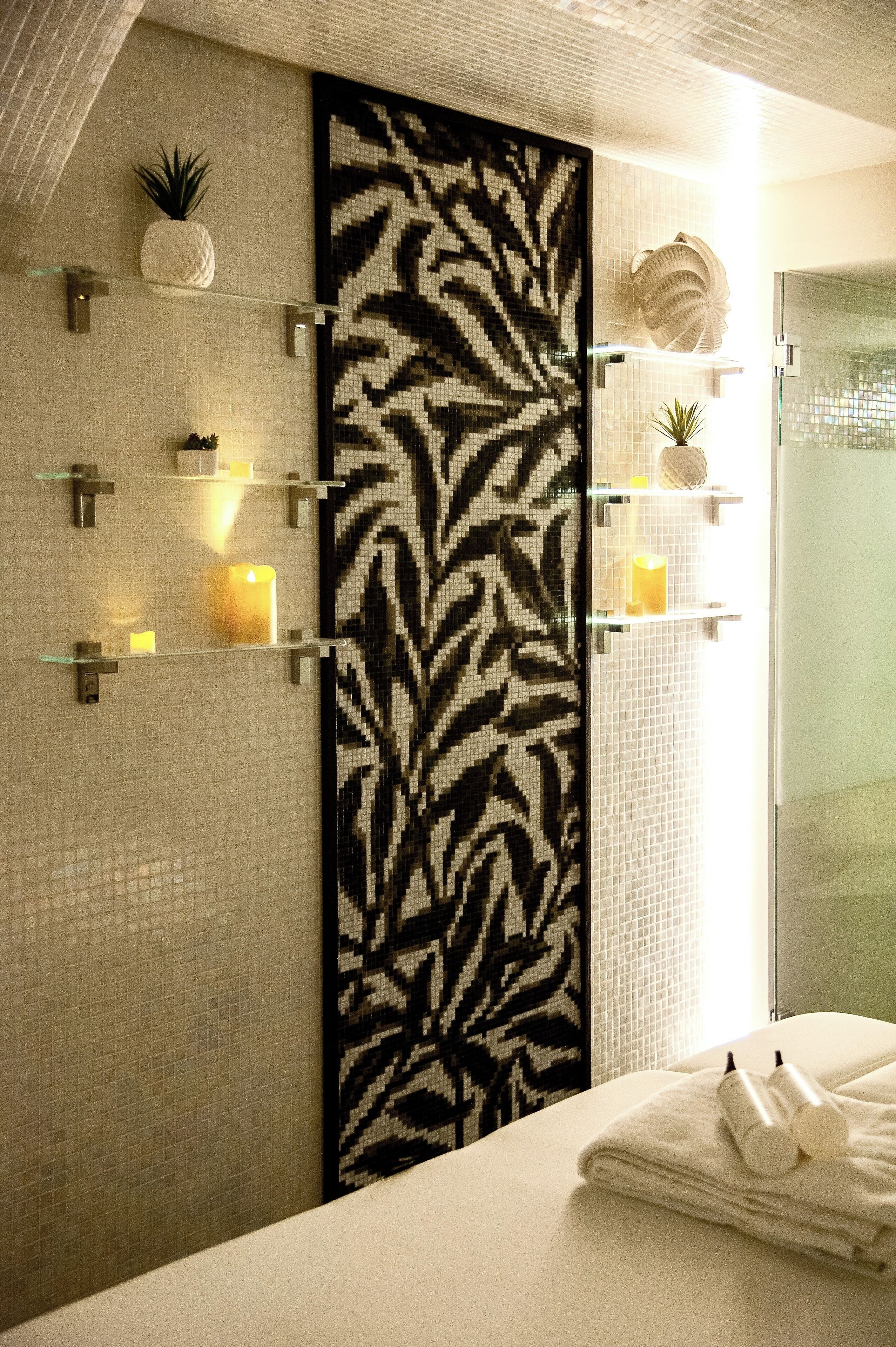 Deep-tissue massages, Swedish massages, massages