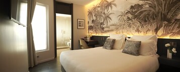 Junior Suite | 1 bedroom, premium bedding, Select Comfort beds, in-room safe