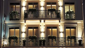 Façade de lâhĂ©bergement - soirĂ©e/nuit