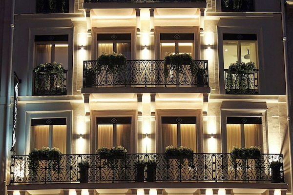 Fachada del alojamiento - Noche