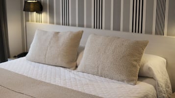 1 habitación, ropa de cama hipoalergénica y escritorio